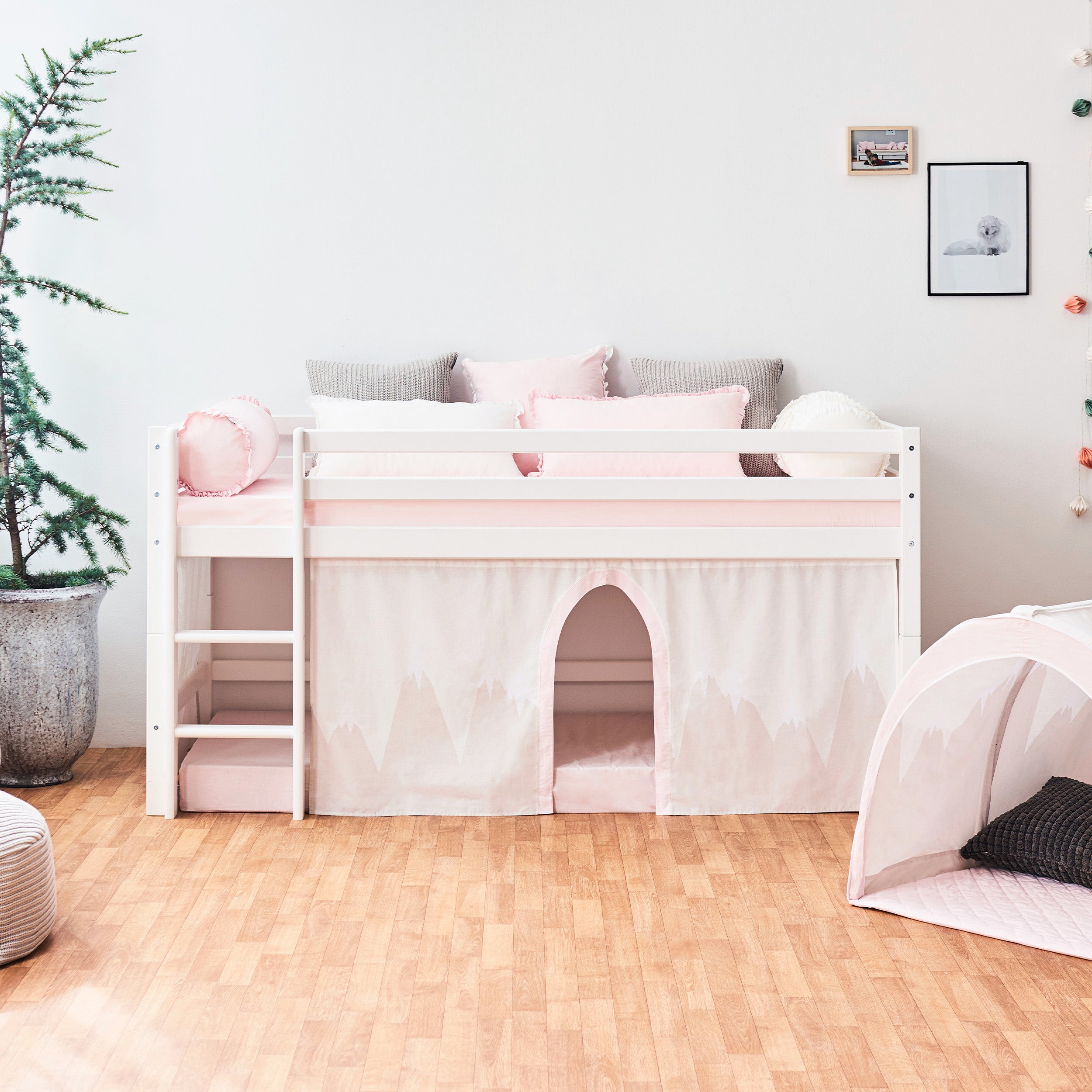 hoppekids-eco-dream-halbhochbett-mit-winter-wonderland-vorhang image 6