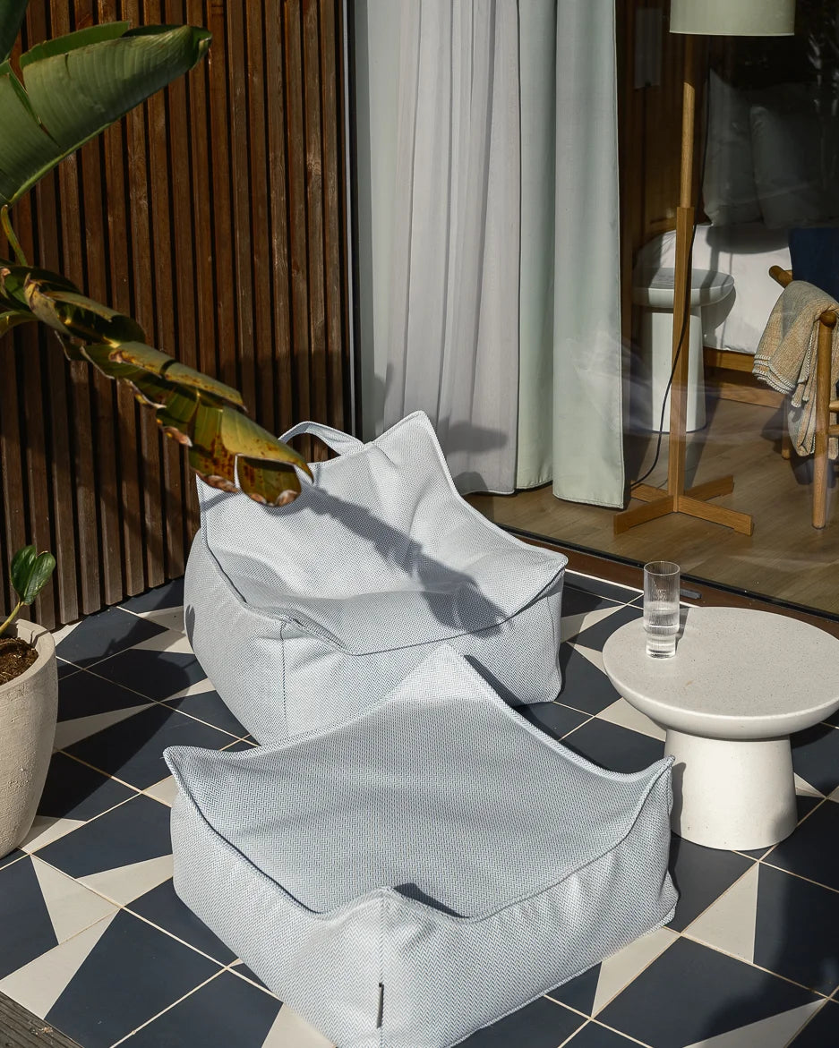 wigiwama-azure-outdoor-sitzsack-wetterfest image 3