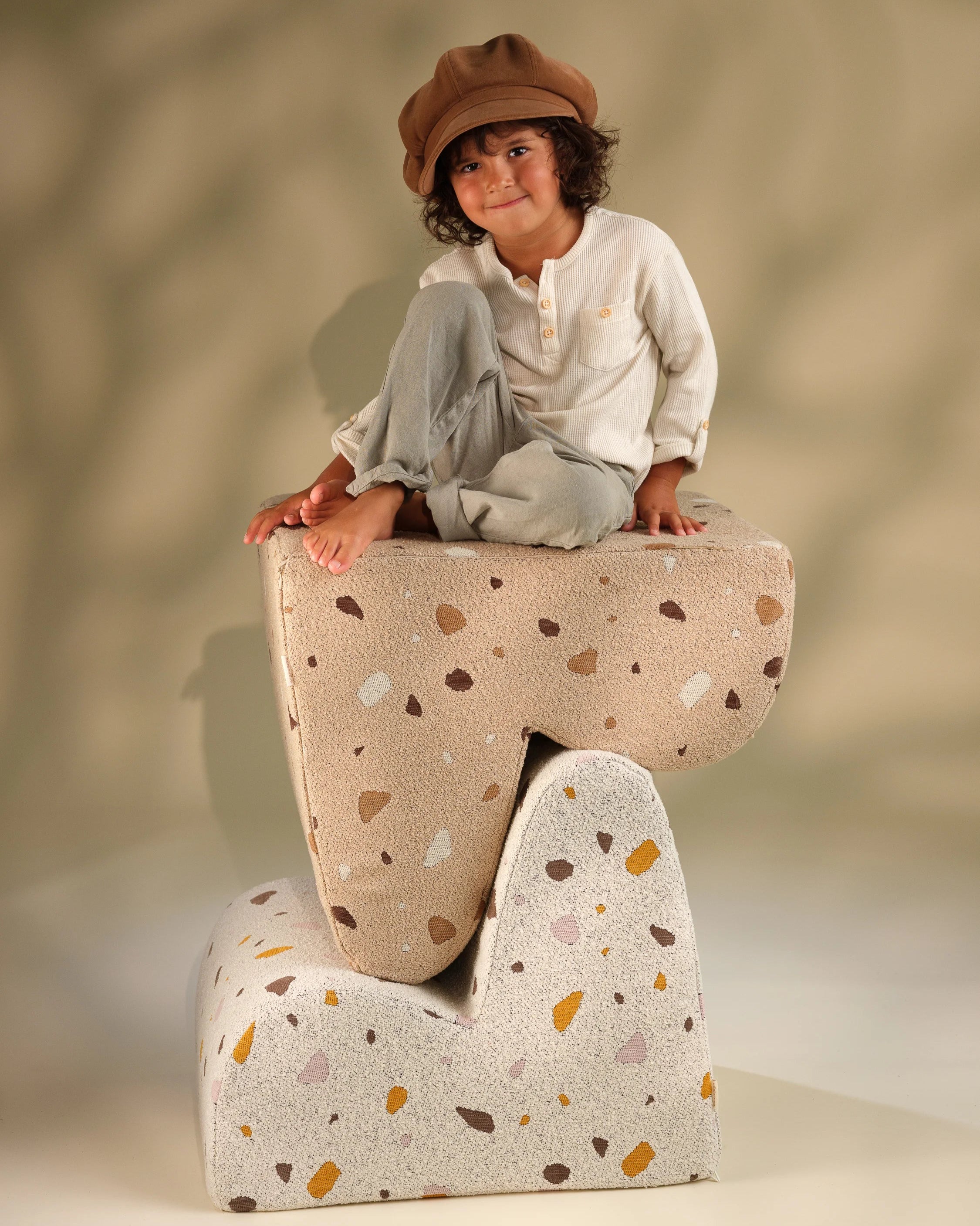 wigiwama-cloud-chair-sessel-terrazzo-sand image 7