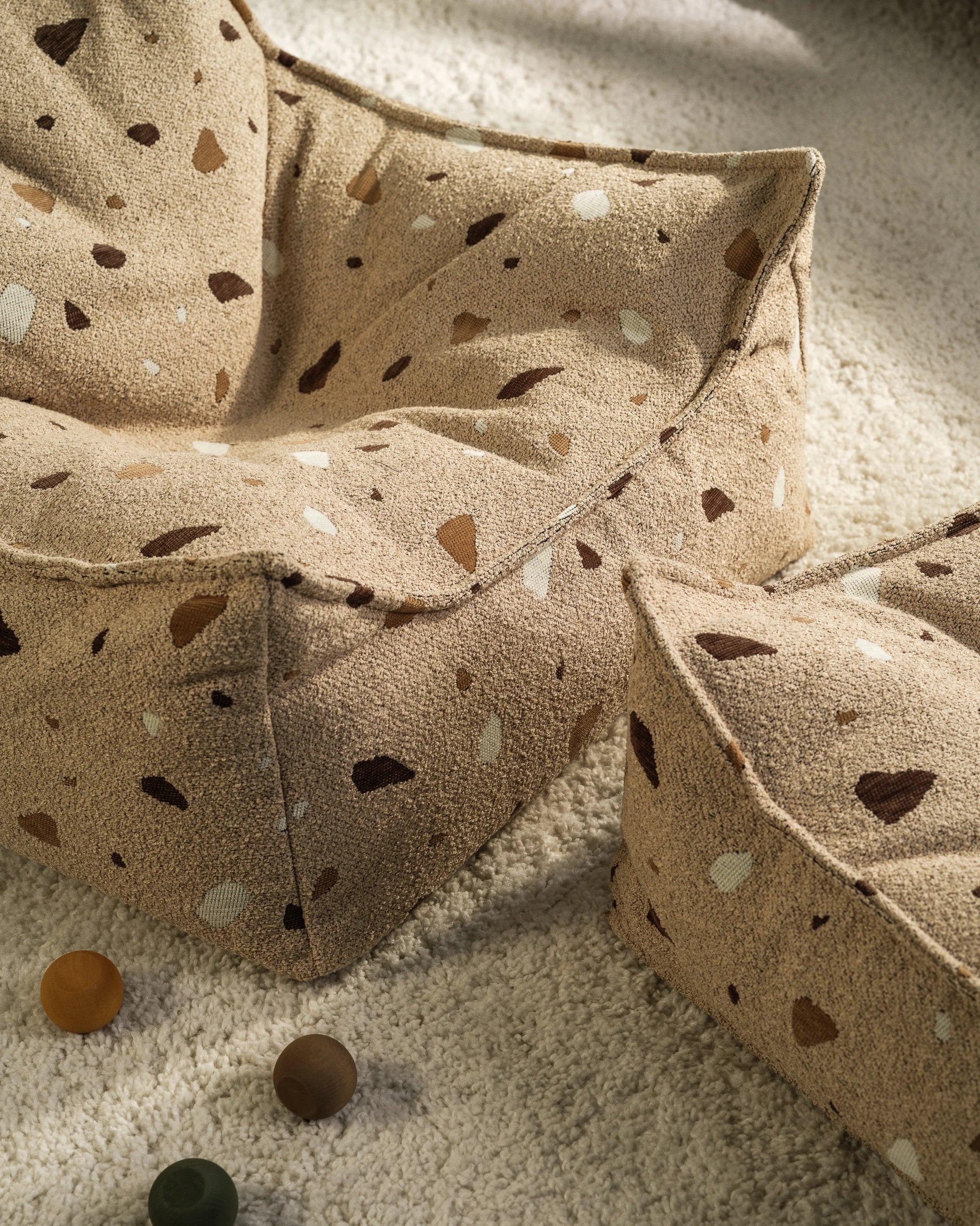 wigiwama-square-ottoman-terrazzo-sand-quadratischer-kinder-hocker image 3