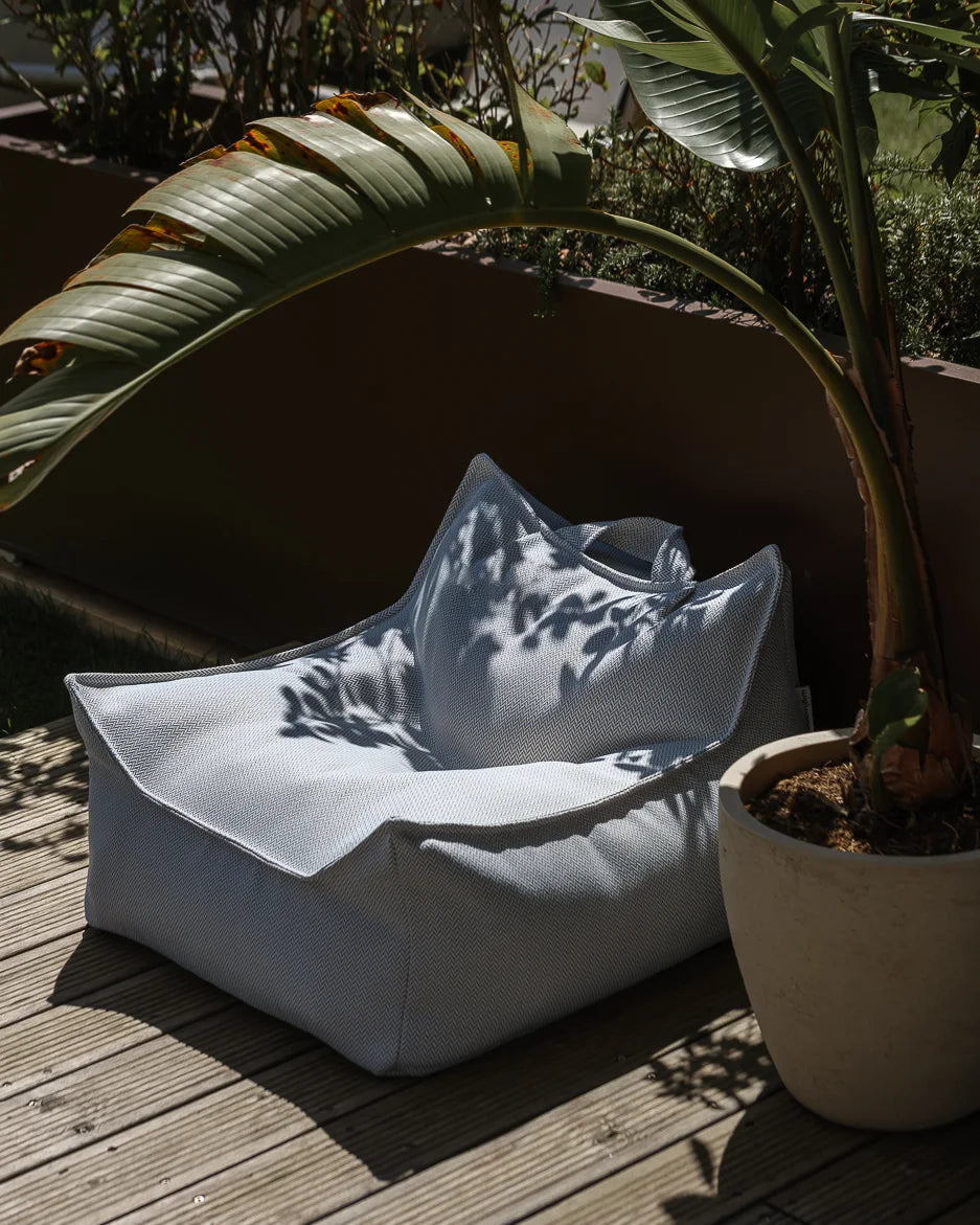 wigiwama-azure-outdoor-sitzsack-wetterfest image 5