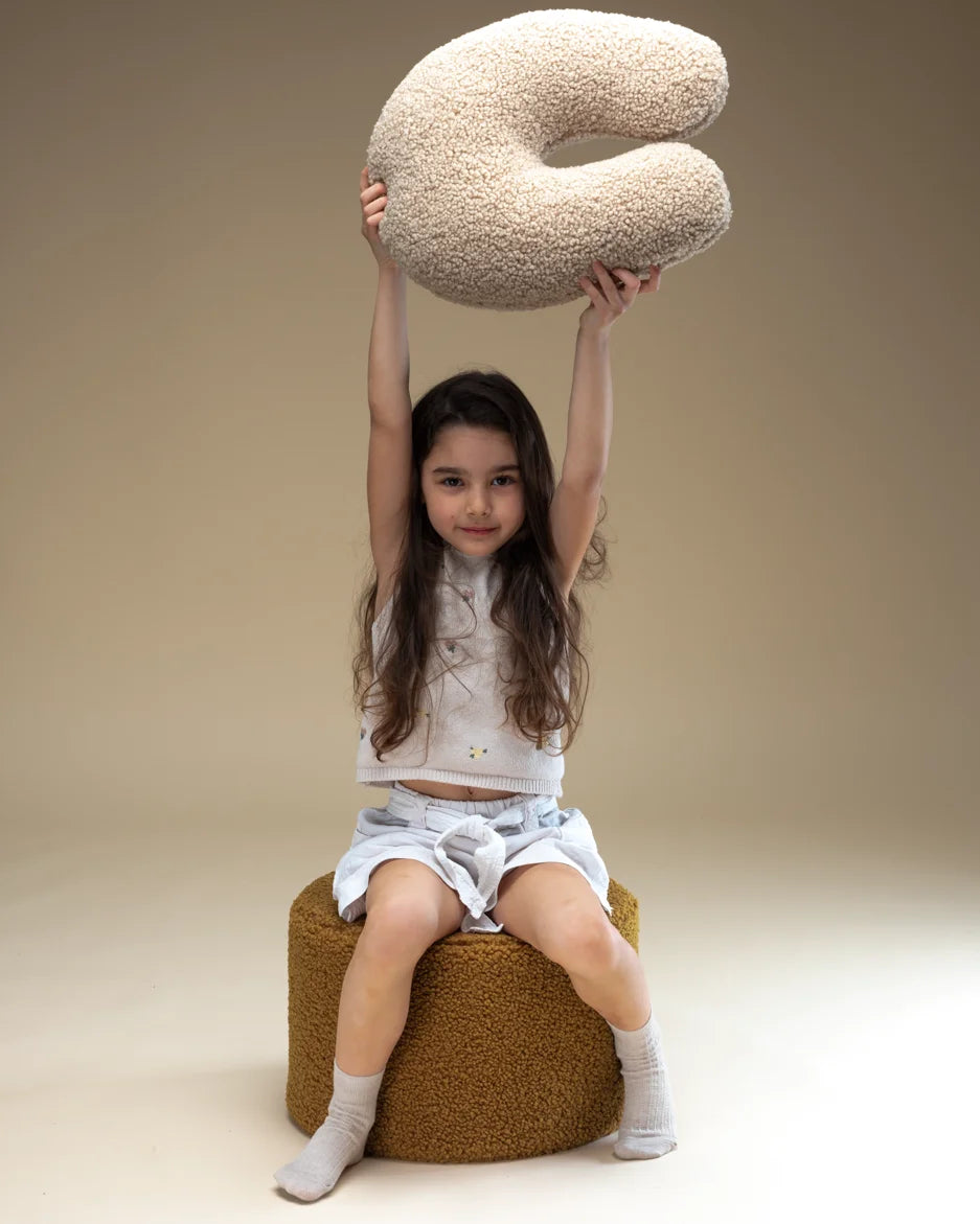 wigiwama-biscuit-u-f-rmiges-kissen-aus-teddy image 3