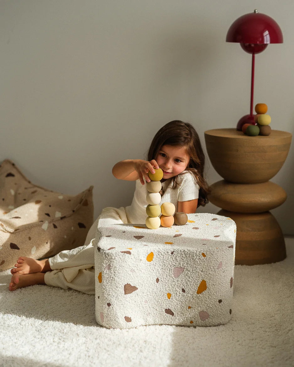 wigiwama-cloud-pouf-wolkenpouffe-terrazzo-marble image 2