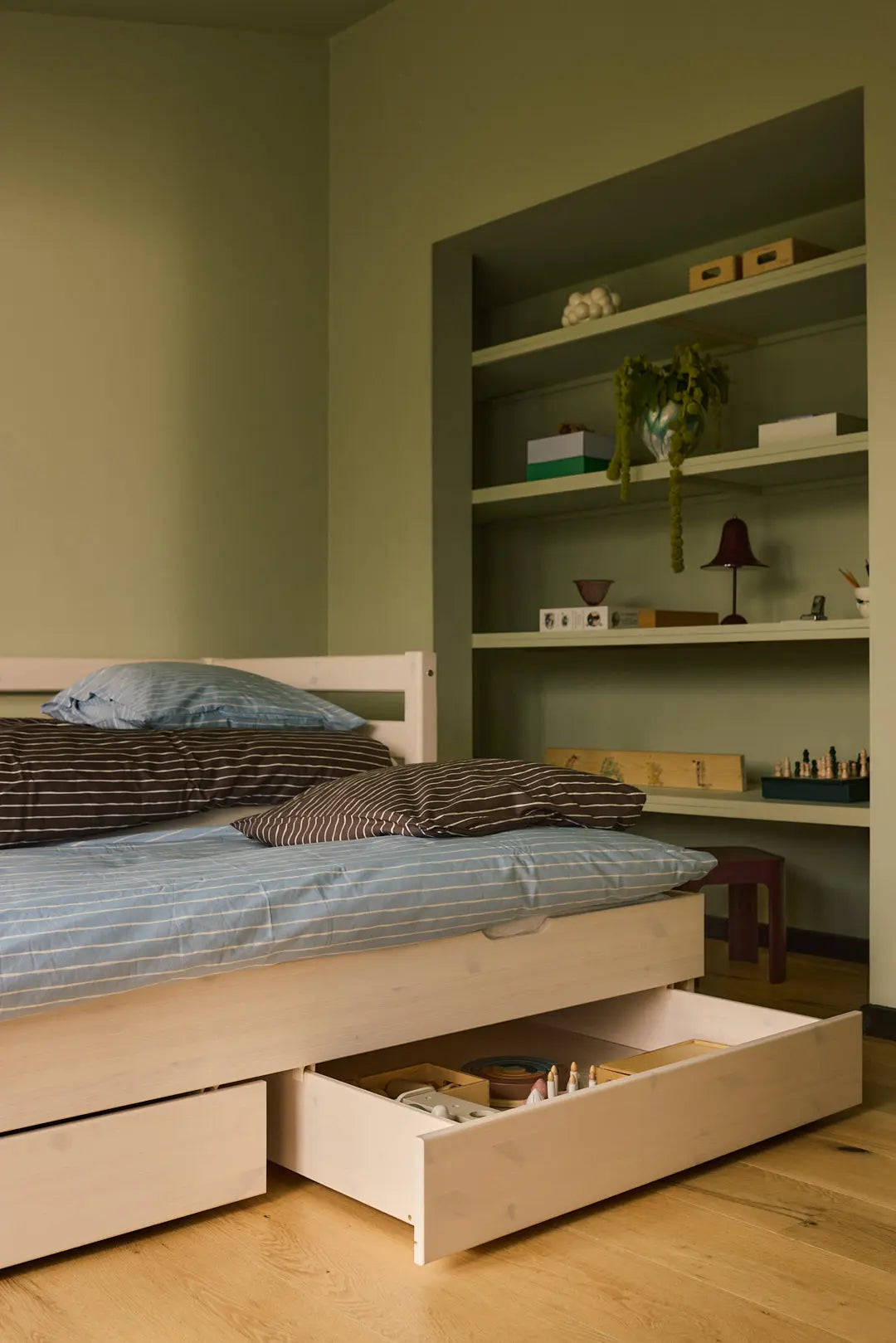 flexa-classic-tagesbett-90x200-cm-mit-ausziehbett-90x190-cm-und-schubladen-wei image 3