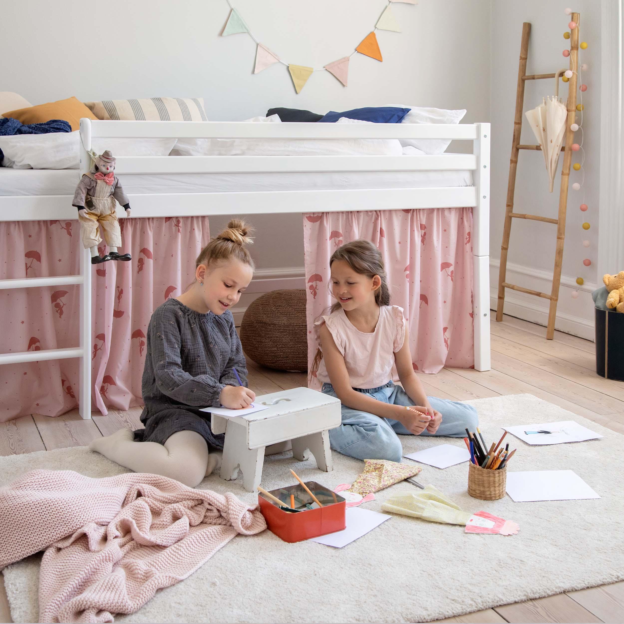 hoppekids-eco-dream-halbhochbett-mit-ole-lukoie-bettvorhang-rot image 8