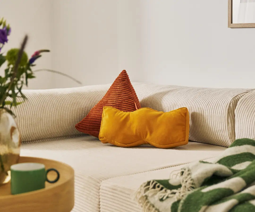 funzy-pyramidenkissen-spielsofa-kissen-zum-lesen-spielen-und-entspannen image 2