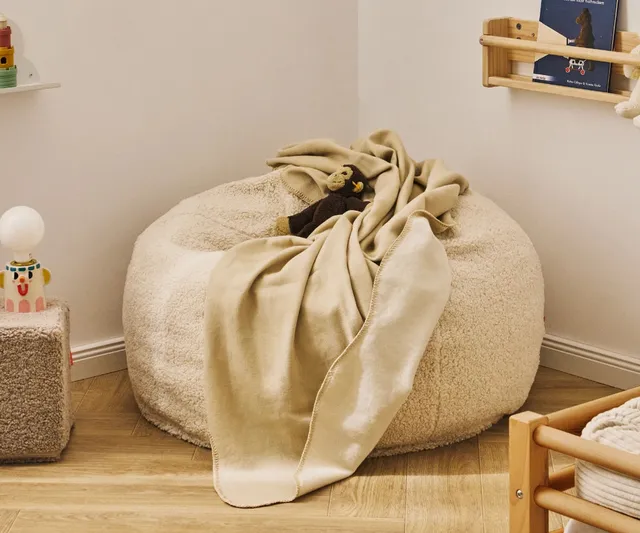 funzy-baumwolldecke-wendbare-kuscheldecke-scallop-design image 1