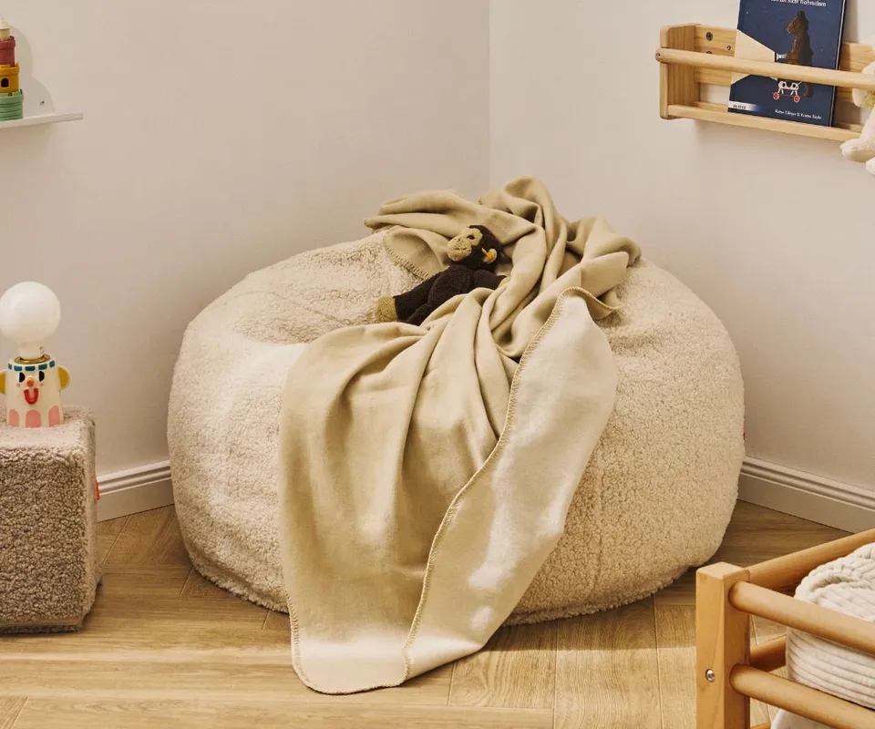 funzy-baumwolldecke-wendbare-kuscheldecke-scallop-design image 1