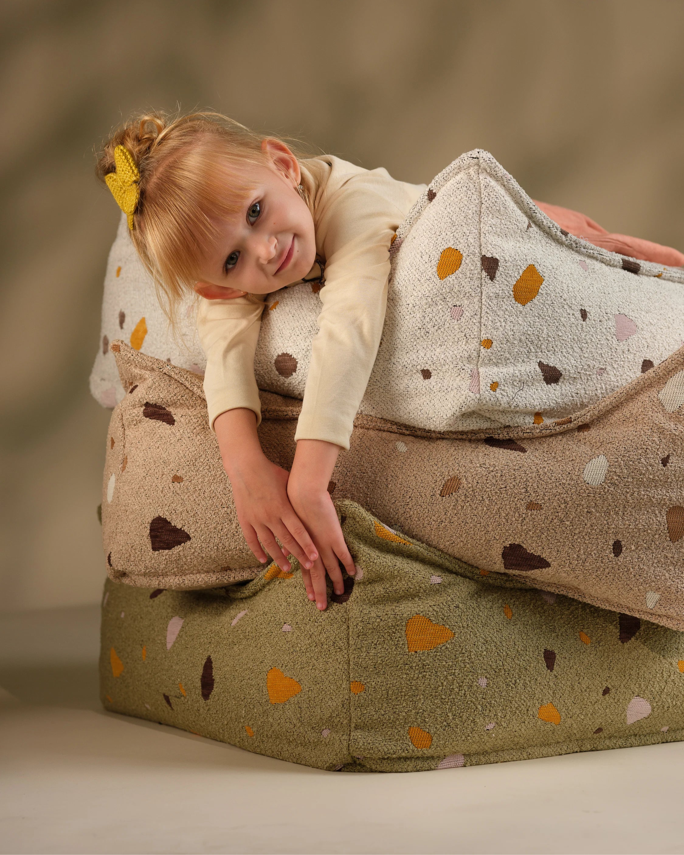 wigiwama-square-ottoman-terrazzo-sand-quadratischer-kinder-hocker image 8