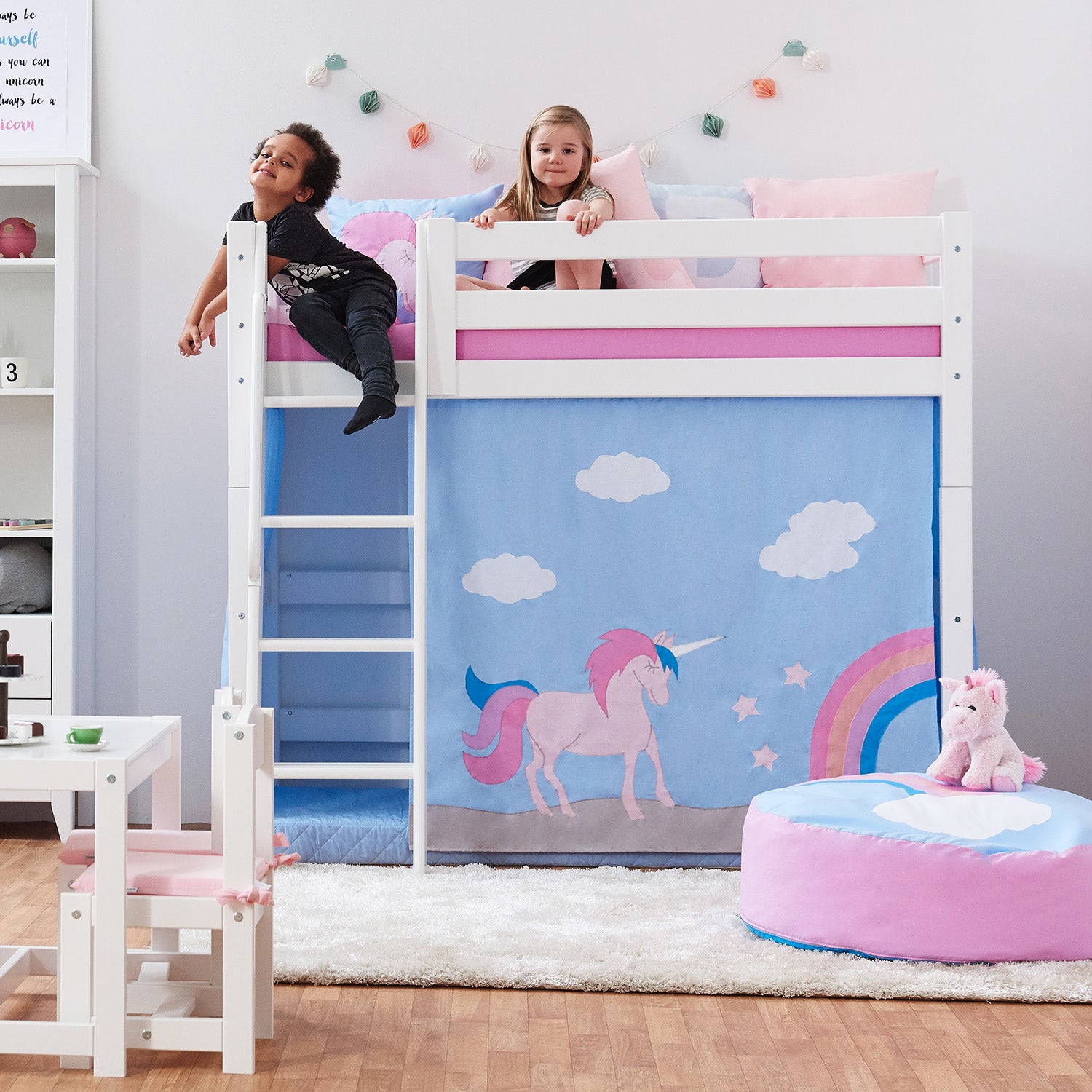 hoppekids-eco-luxury-mittelhohes-bett-mit-unicorn-bettvorhang image 2