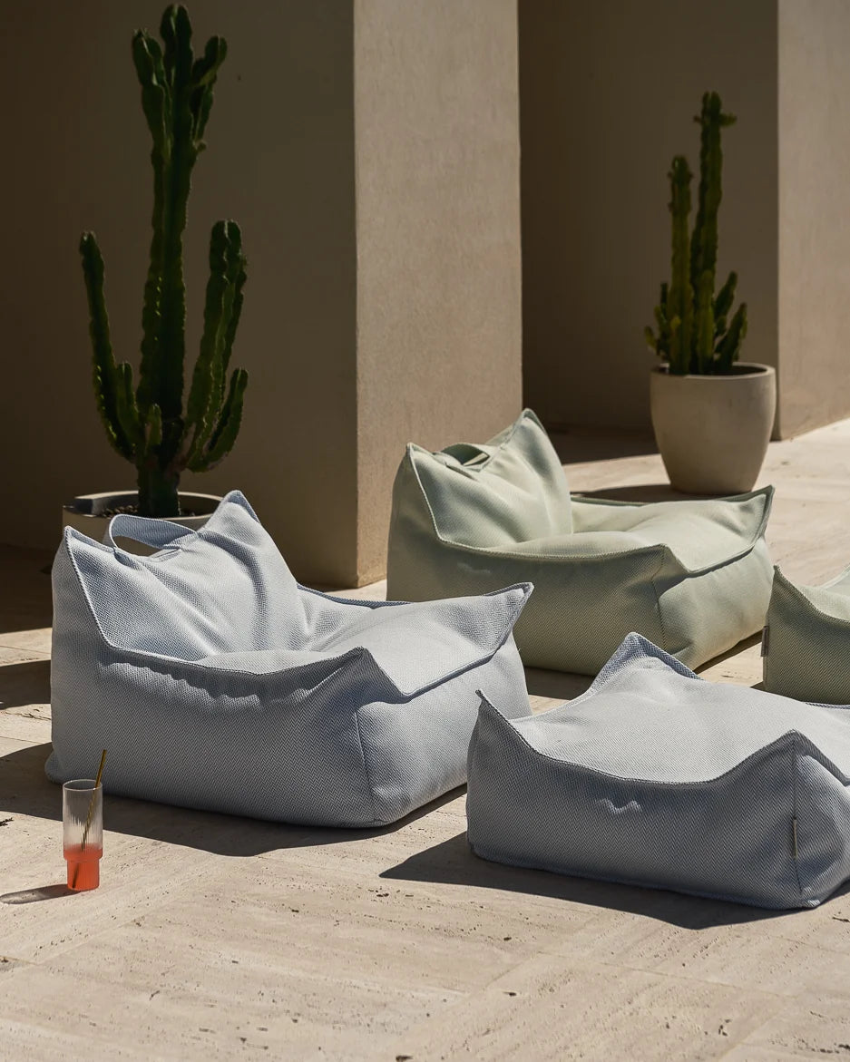 wigiwama-azure-outdoor-sitzsack-wetterfest image 6