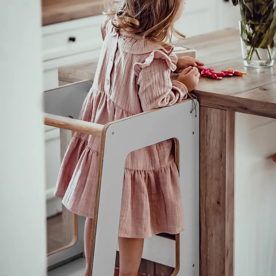 meowbaby-lernturm-k-chenhelfer-scandi-aus-birkensperrholz image 1