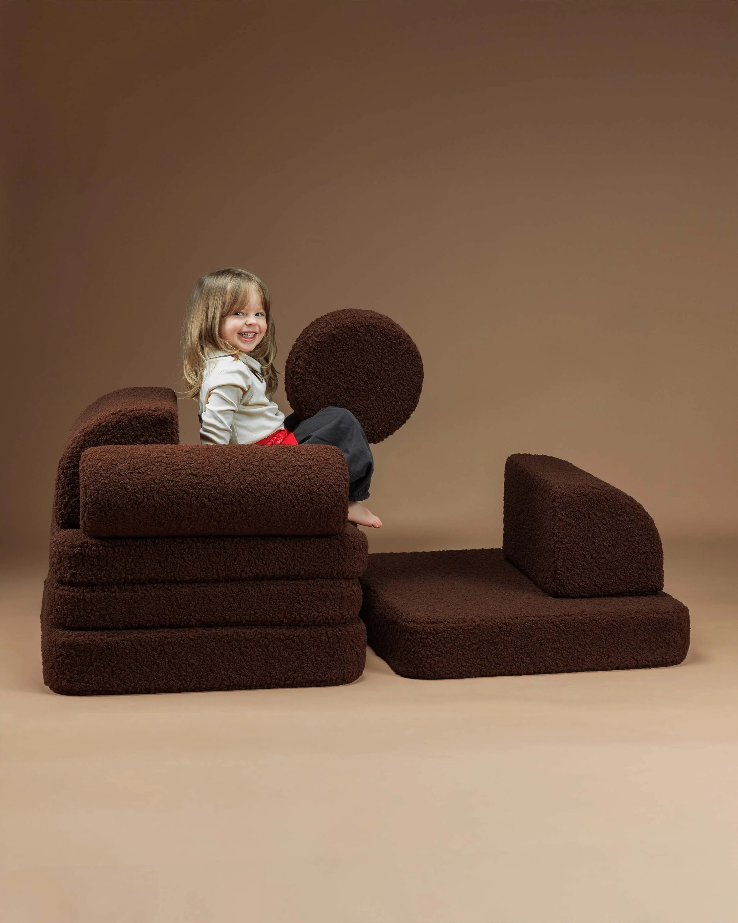 wigiwama-warm-hazel-sofa-modulares-kindersofa-settee-dunkelbraun-teddy image 8