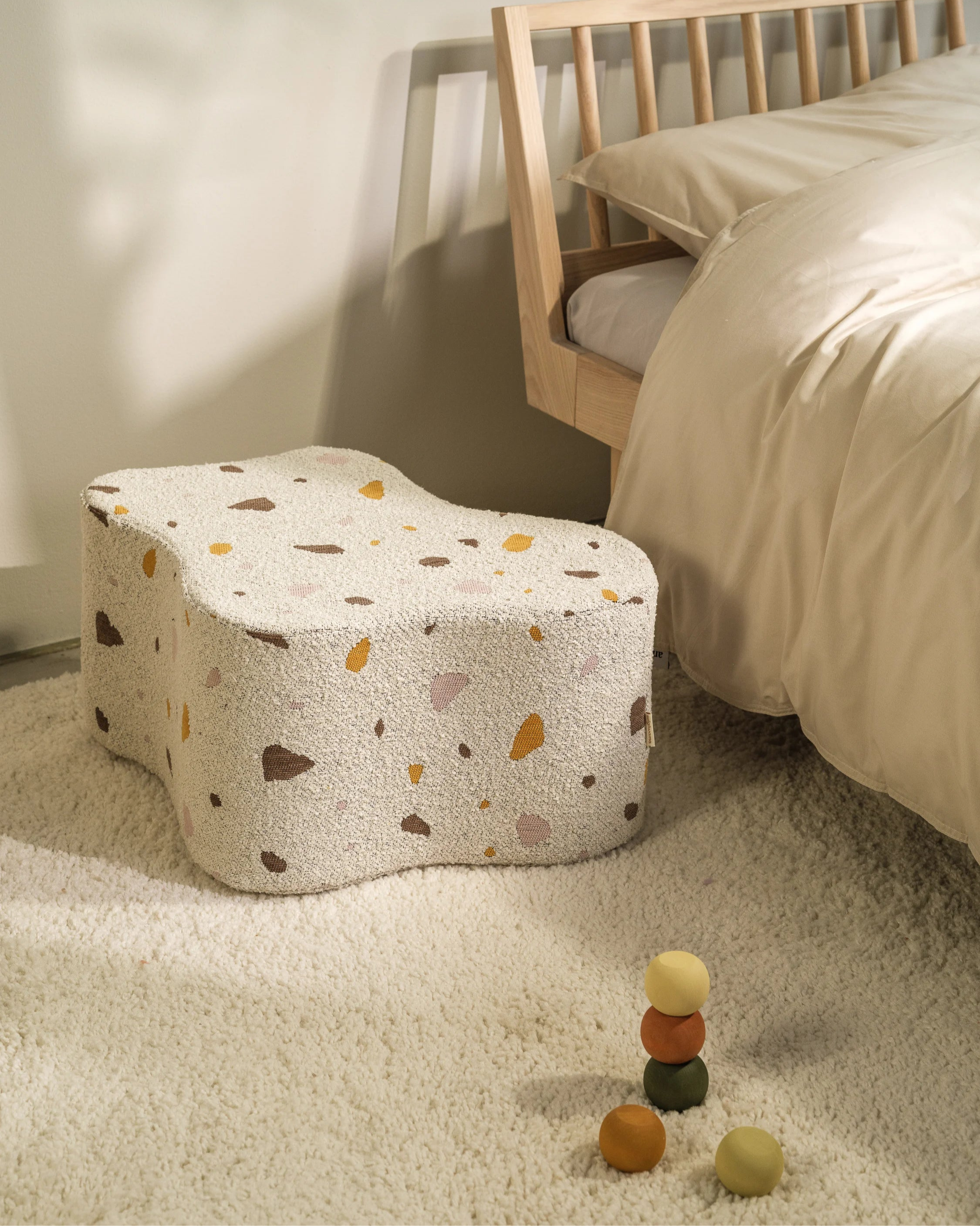 wigiwama-cloud-pouf-wolkenpouffe-terrazzo-marble image 6
