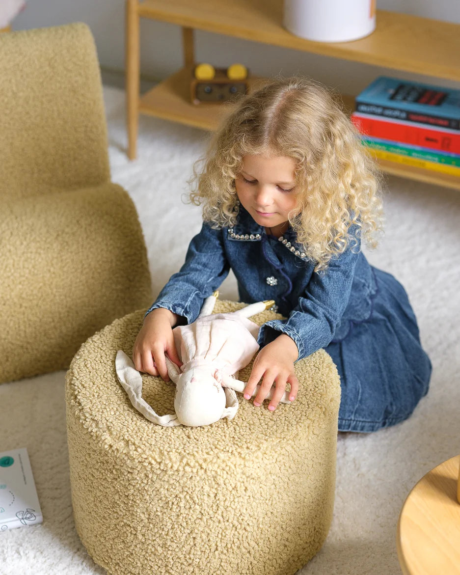 wigiwama-matcha-pouf-kinder-sitzpouf-aus-teddy image 3