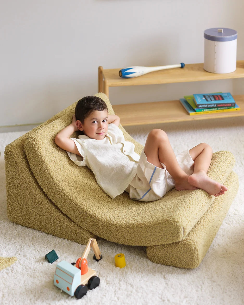 wigiwama-matcha-mondstuhl-modularer-kinderstuhl-aus-teddy image 8