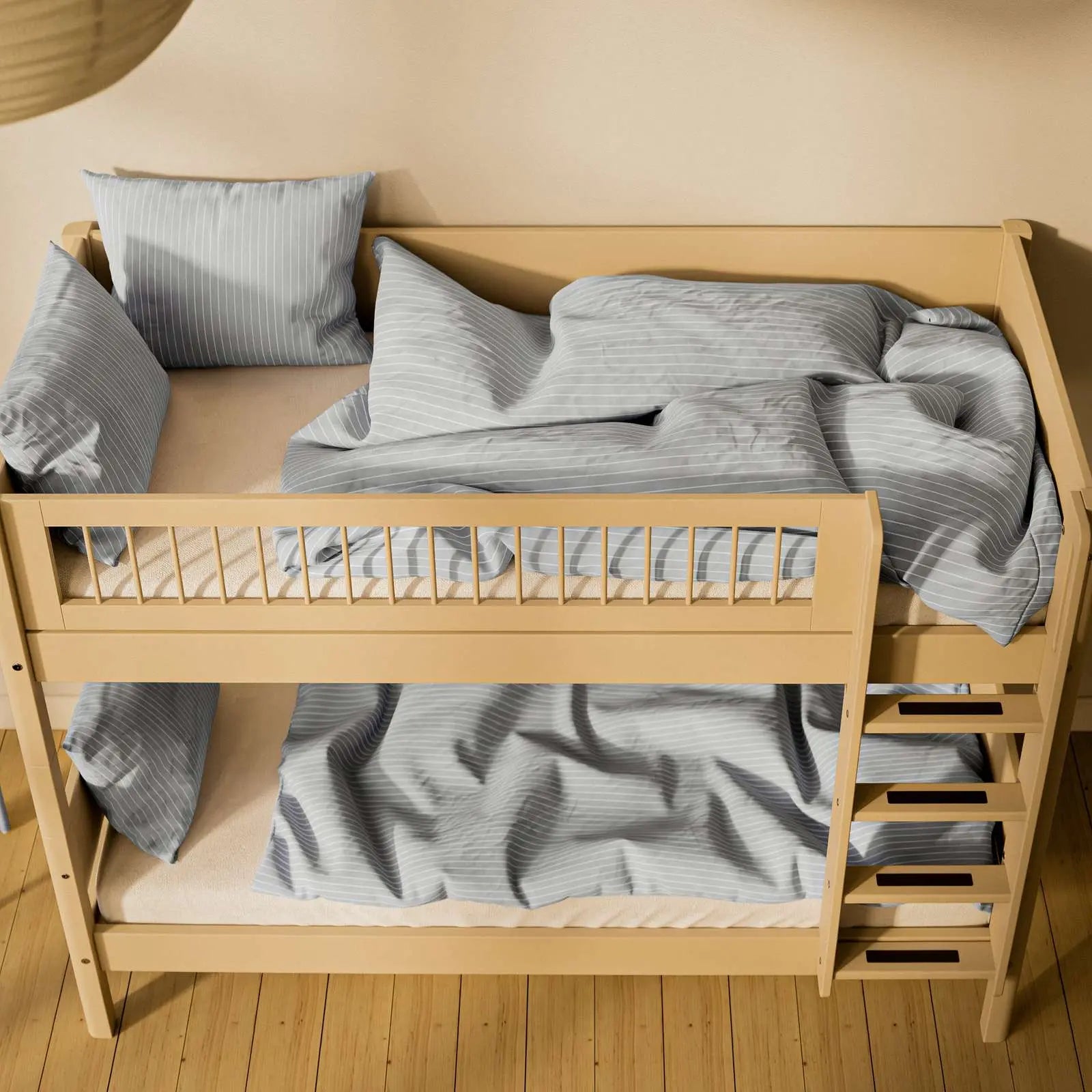 flexa-white-etagenbett-154-cm-mit-leiter-und-absturzsicherung-90x200-cm-sand image 4