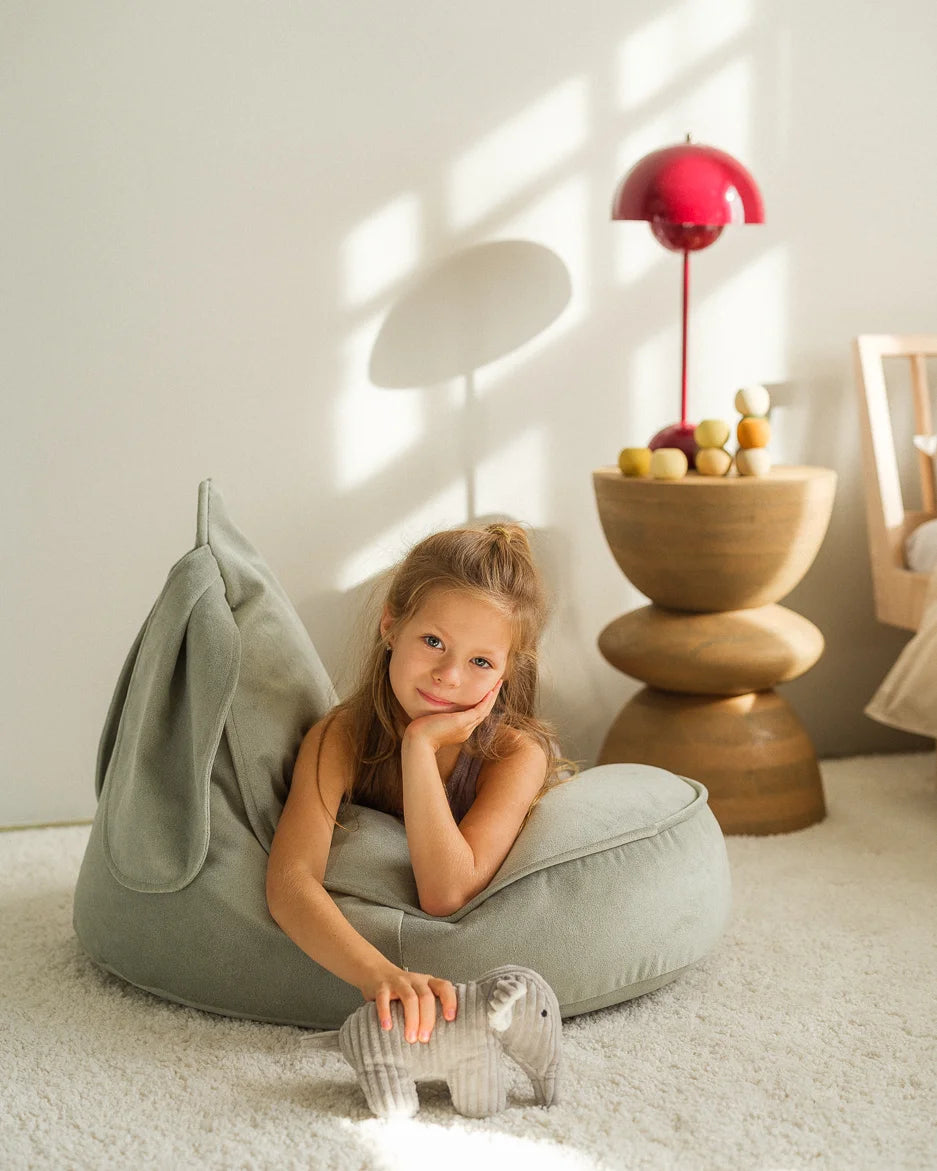 wigiwama-hasen-sitzsack-misty-green-velvet-bunny-beanbag-f-r-kinder image 2