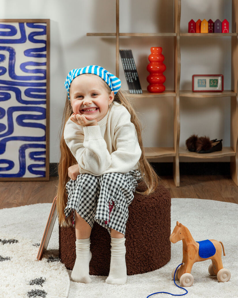 wigiwama-warm-hazel-pouf-kinder-sitzpouf-aus-teddy image 2