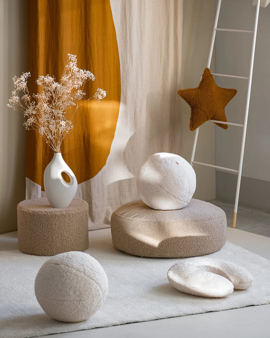 wigiwama-ottomane-biscuit-runder-kinder-hocker-aus-teddy-stoff image 2
