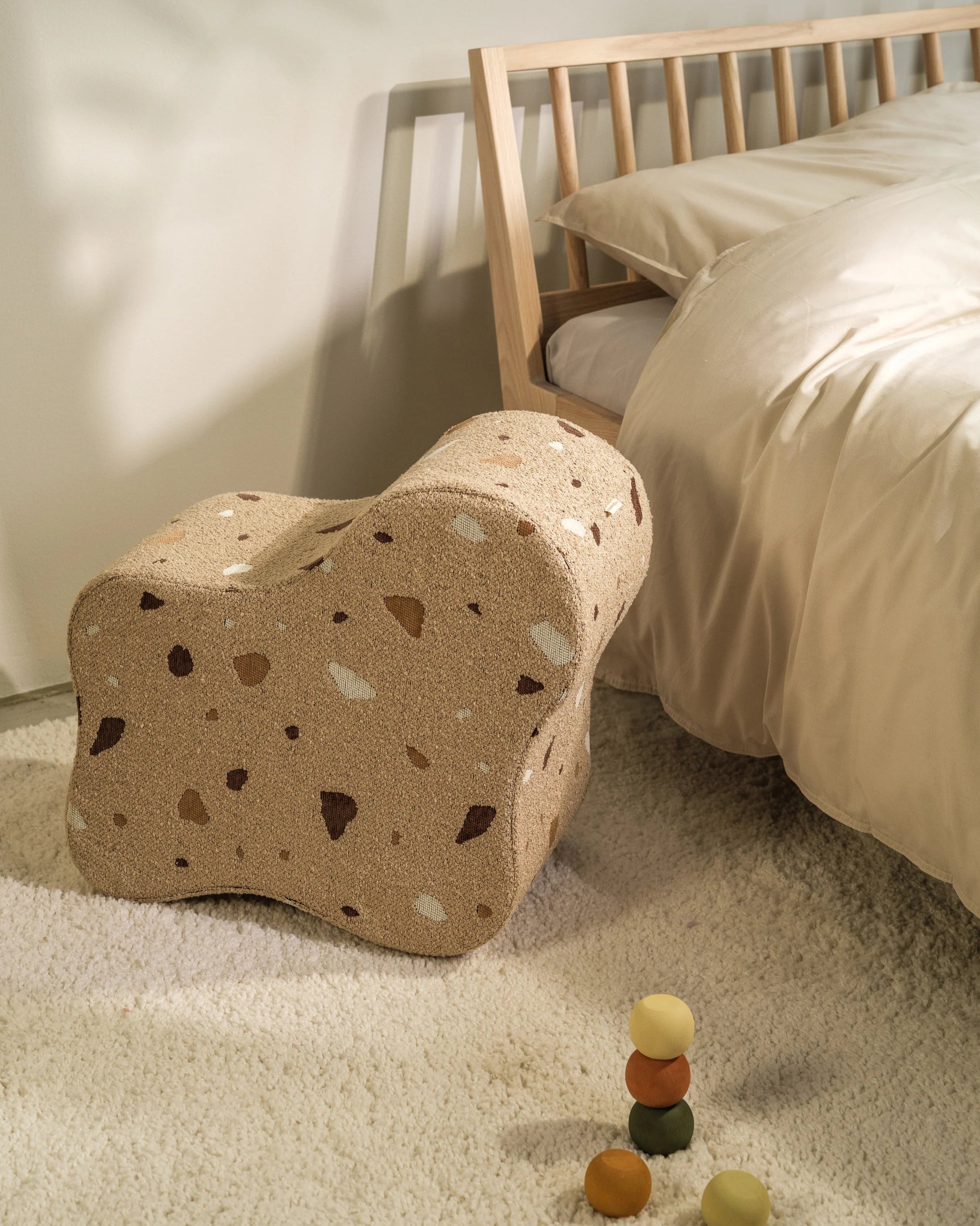 wigiwama-terrazzo-sand-wolkenpouffe-cloud-pouf image 3