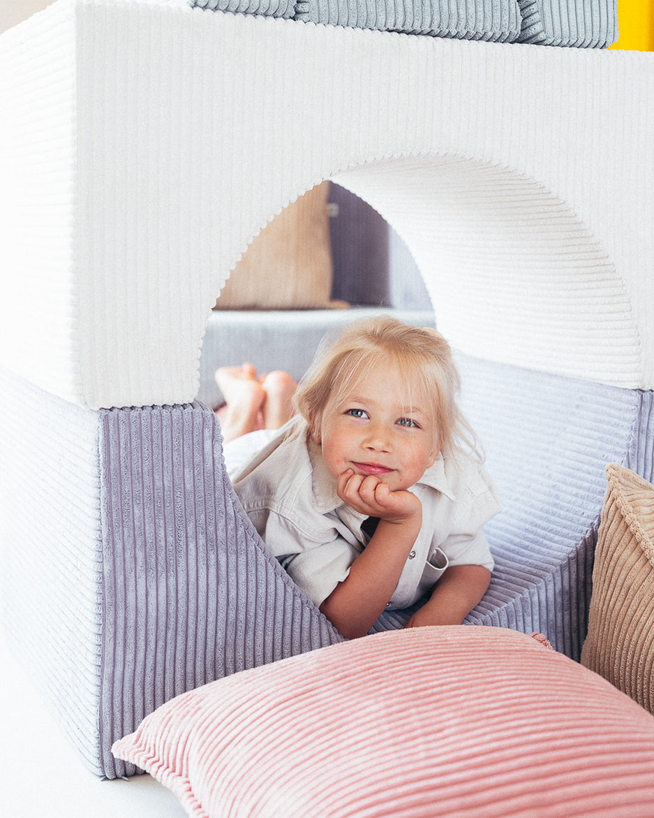 wigiwama-blockkissen-rosa-mousse-quadratisches-cord-kissen image 3