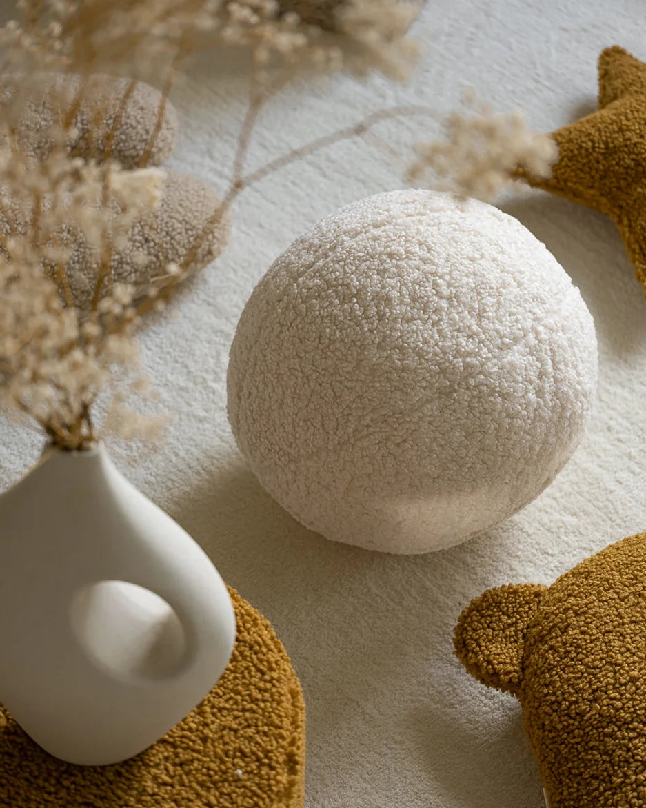 wigiwama-ballkissen-cream-white-teddy image 3