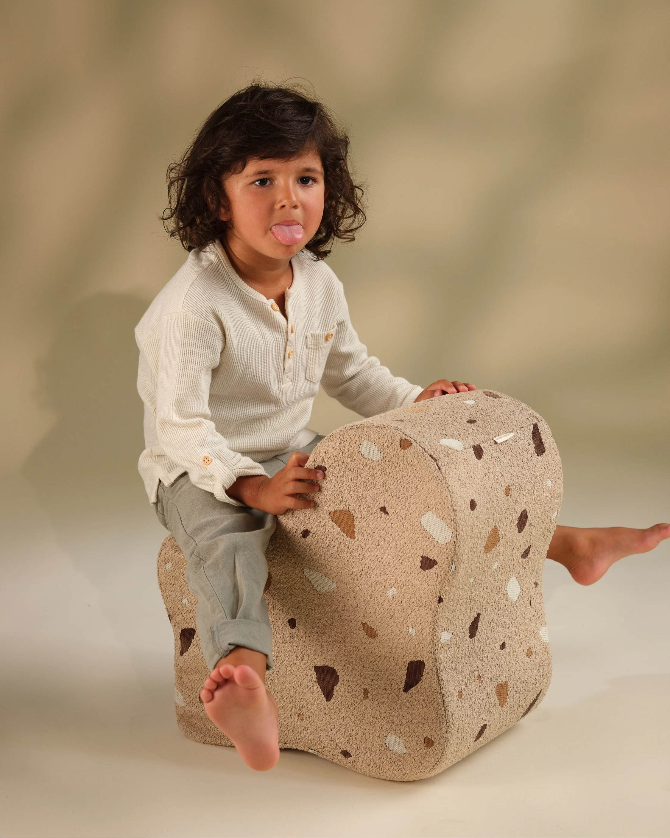 wigiwama-terrazzo-sand-wolkenpouffe-cloud-pouf image 5