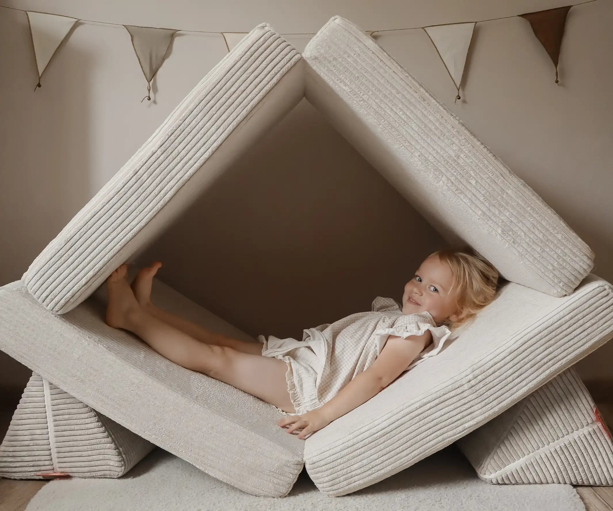 funzy-mini-spielsofa-spielm-bel-f-r-kleine-kinderzimmer image 6