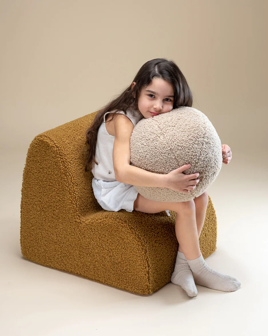 wigiwama-cloud-chair-ahornwolkenstuhl-kinder-loungesessel-teddy image 5