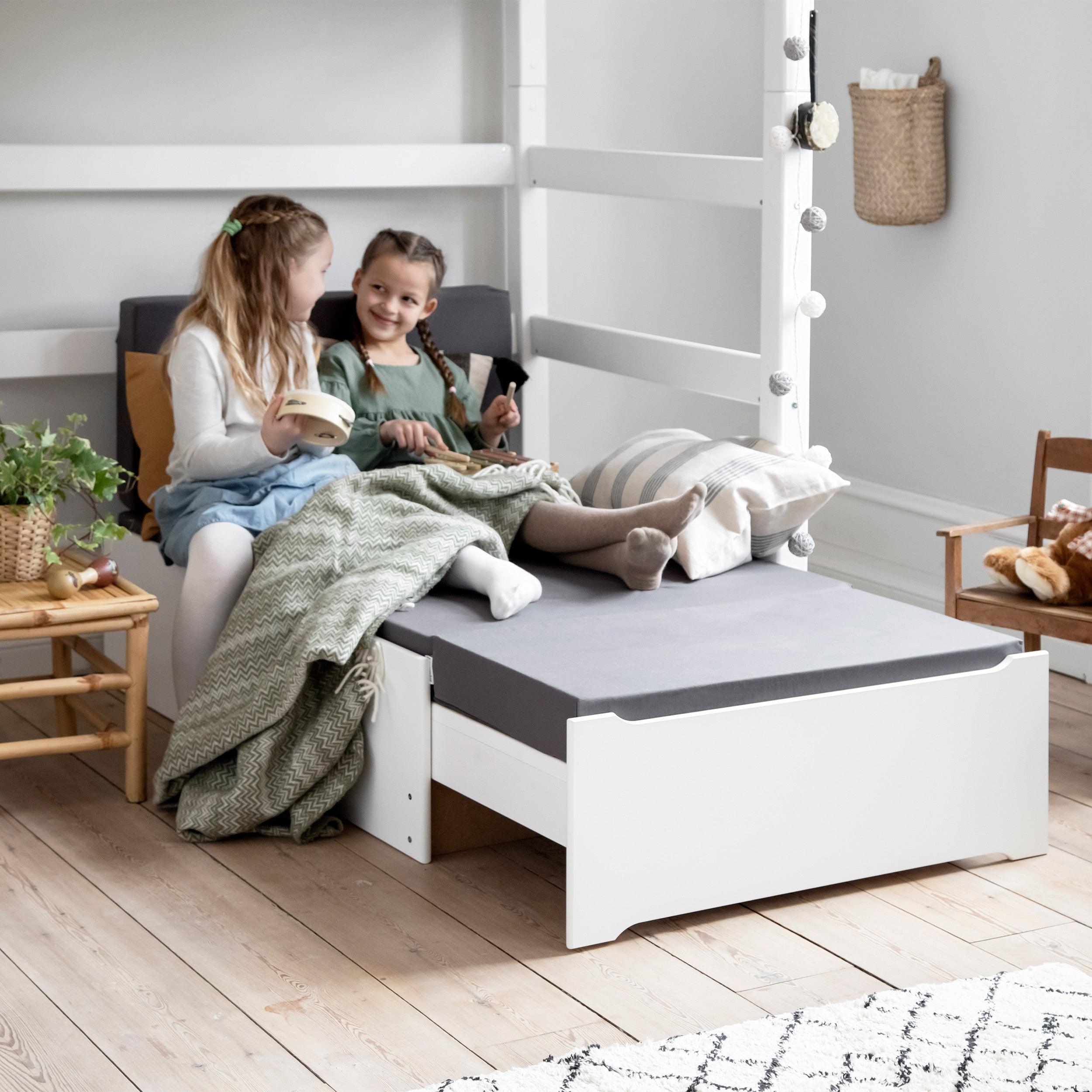 hoppekids-lounge-modul-wei-sitzplatz-und-schlafplatz image 3