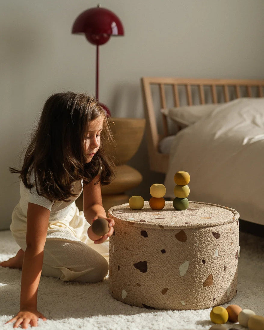 wigiwama-terrazzo-sand-pouf-kinder-sitzpouf image 2