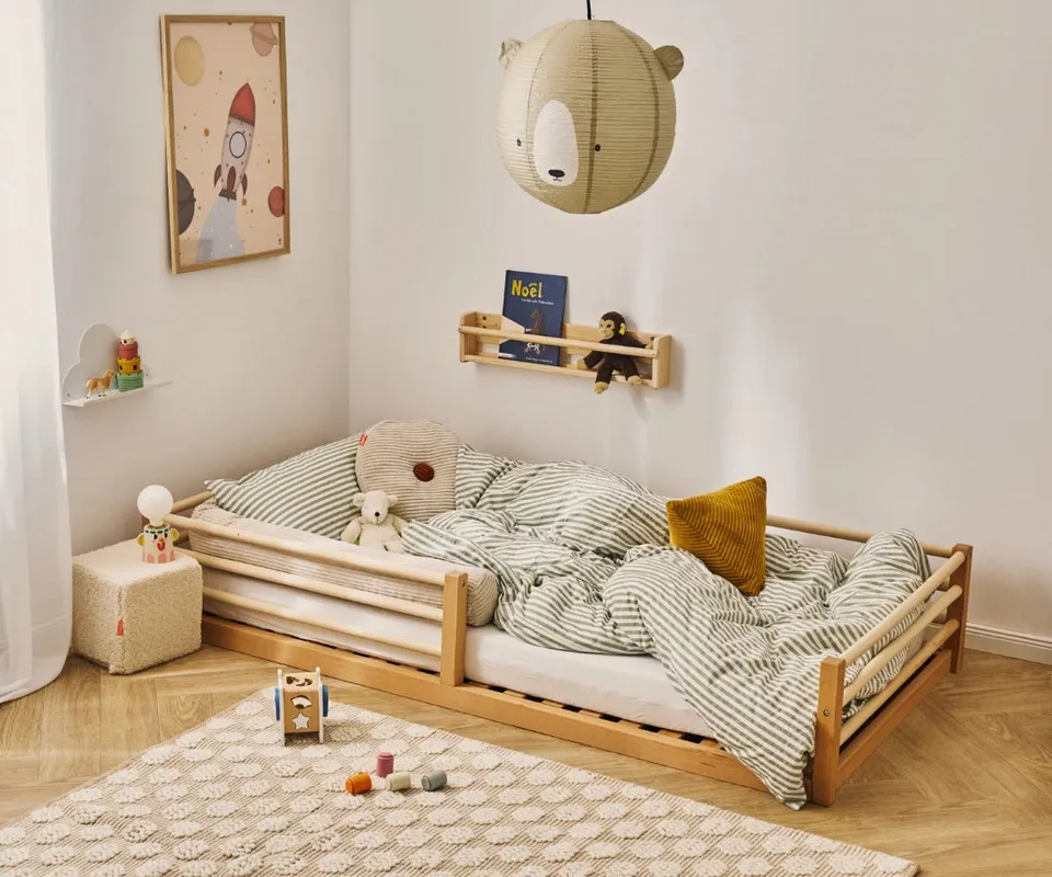 funzy-bodenbett-aus-massivholz-zum-mitwachsen image 1