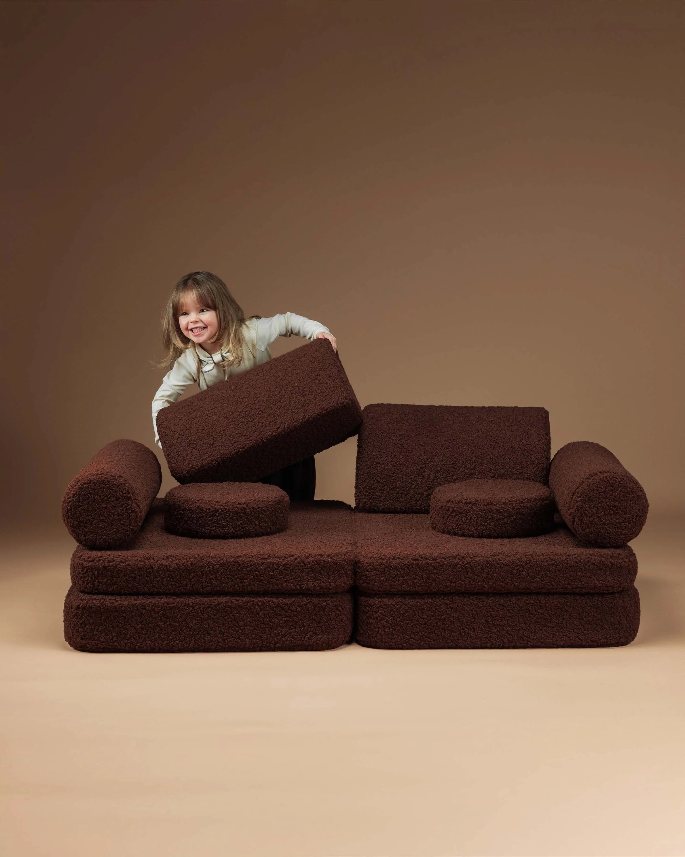 wigiwama-warm-hazel-sofa-modulares-kindersofa-settee-dunkelbraun-teddy image 4