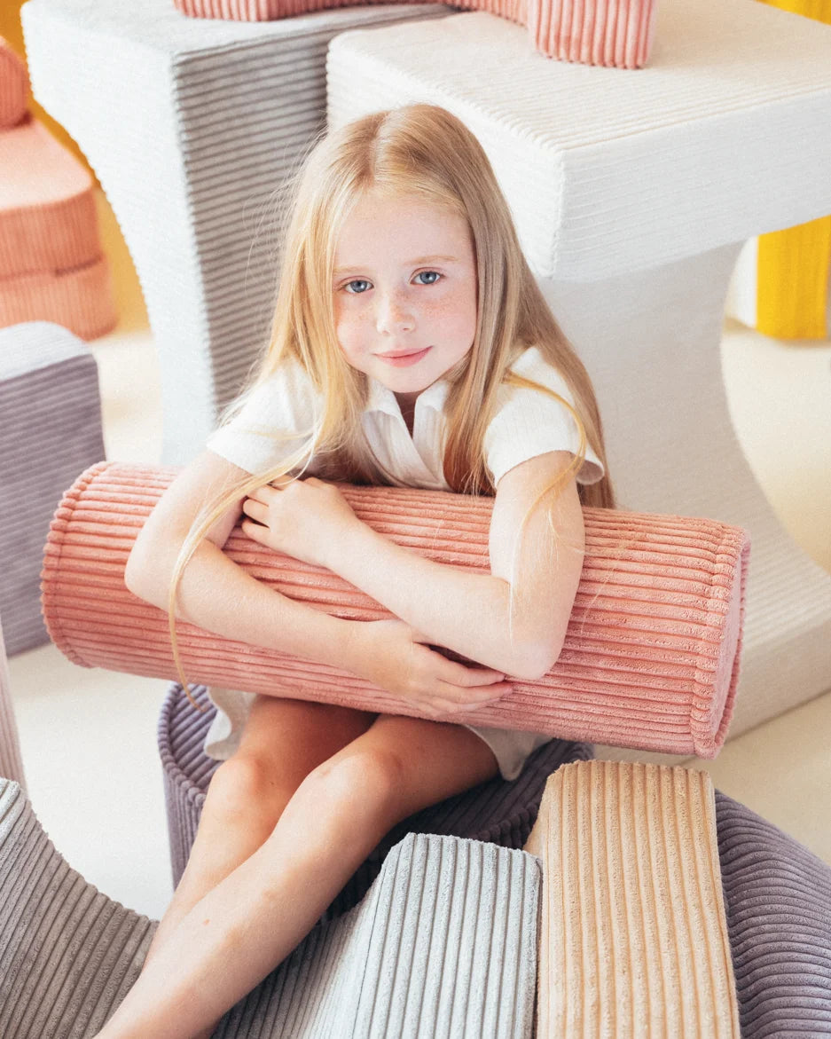 wigiwama-rosa-mousse-rollenkissen-cord-bolster image 4