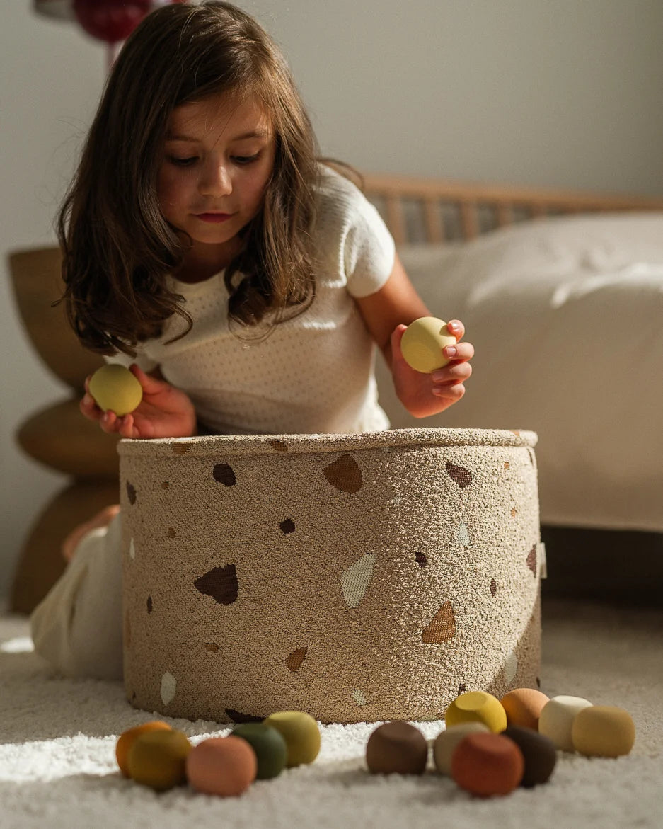 wigiwama-terrazzo-sand-pouf-kinder-sitzpouf image 5