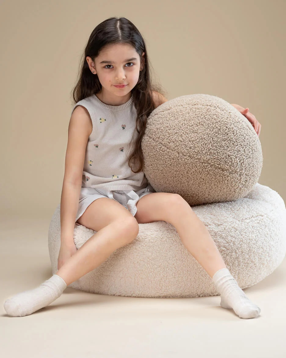 wigiwama-cream-white-ottomane-rund-teddy image 6