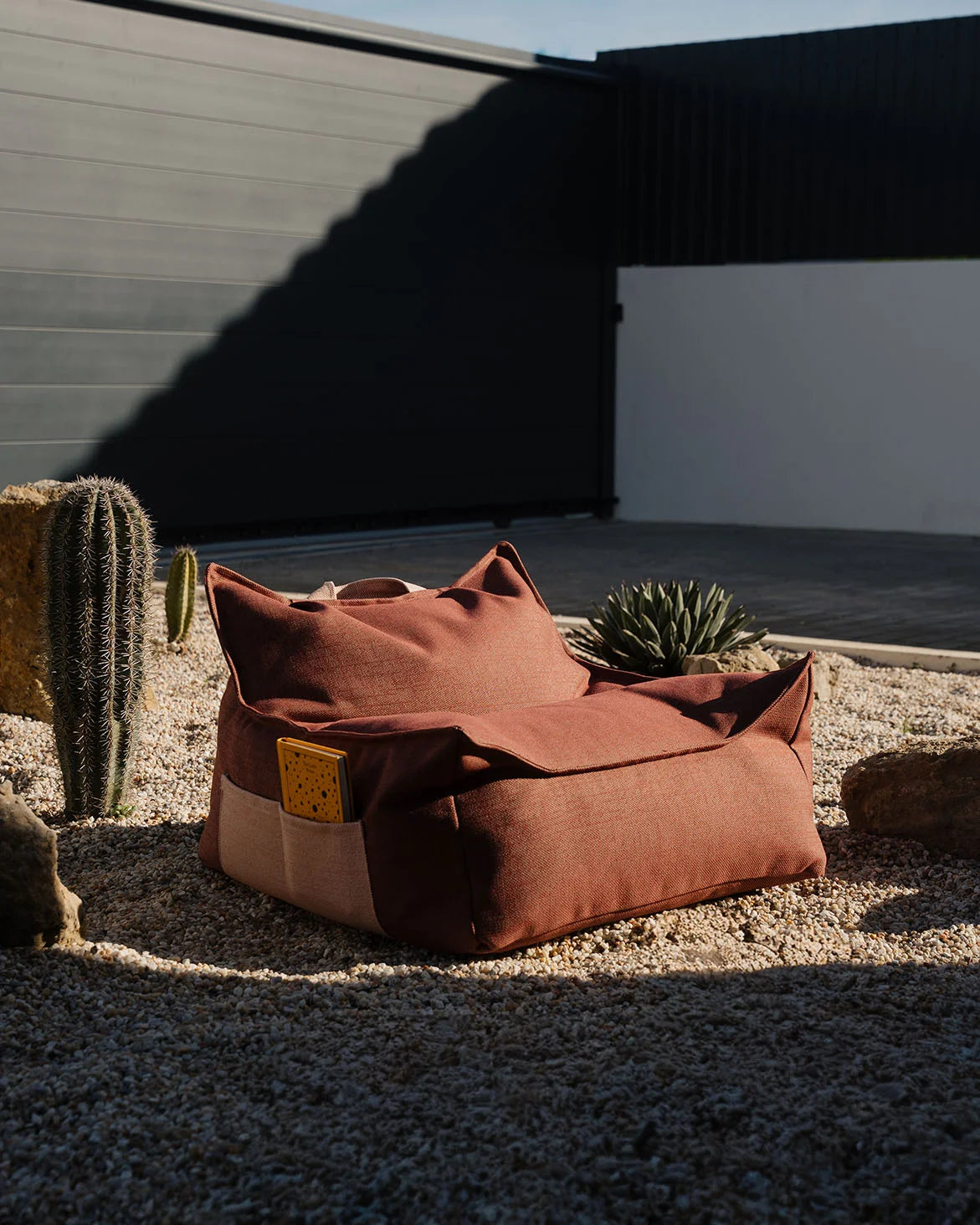 wigiwama-pomegranate-outdoor-sitzsack image 3