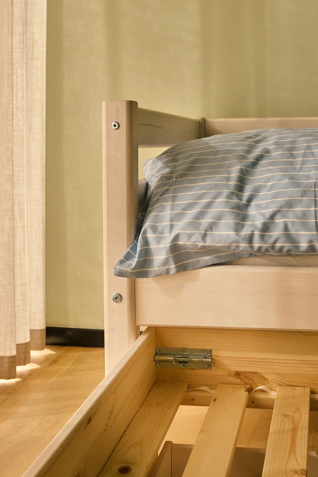 flexa-classic-tagesbett-90x200-cm-mit-ausziehbett-90x190-cm-und-schubladen-wei image 4