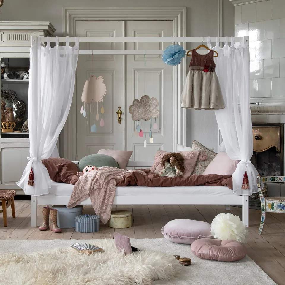 hoppekids-eco-dream-himmelbett-70x160-mit-betthimmel-und-matratze image 1