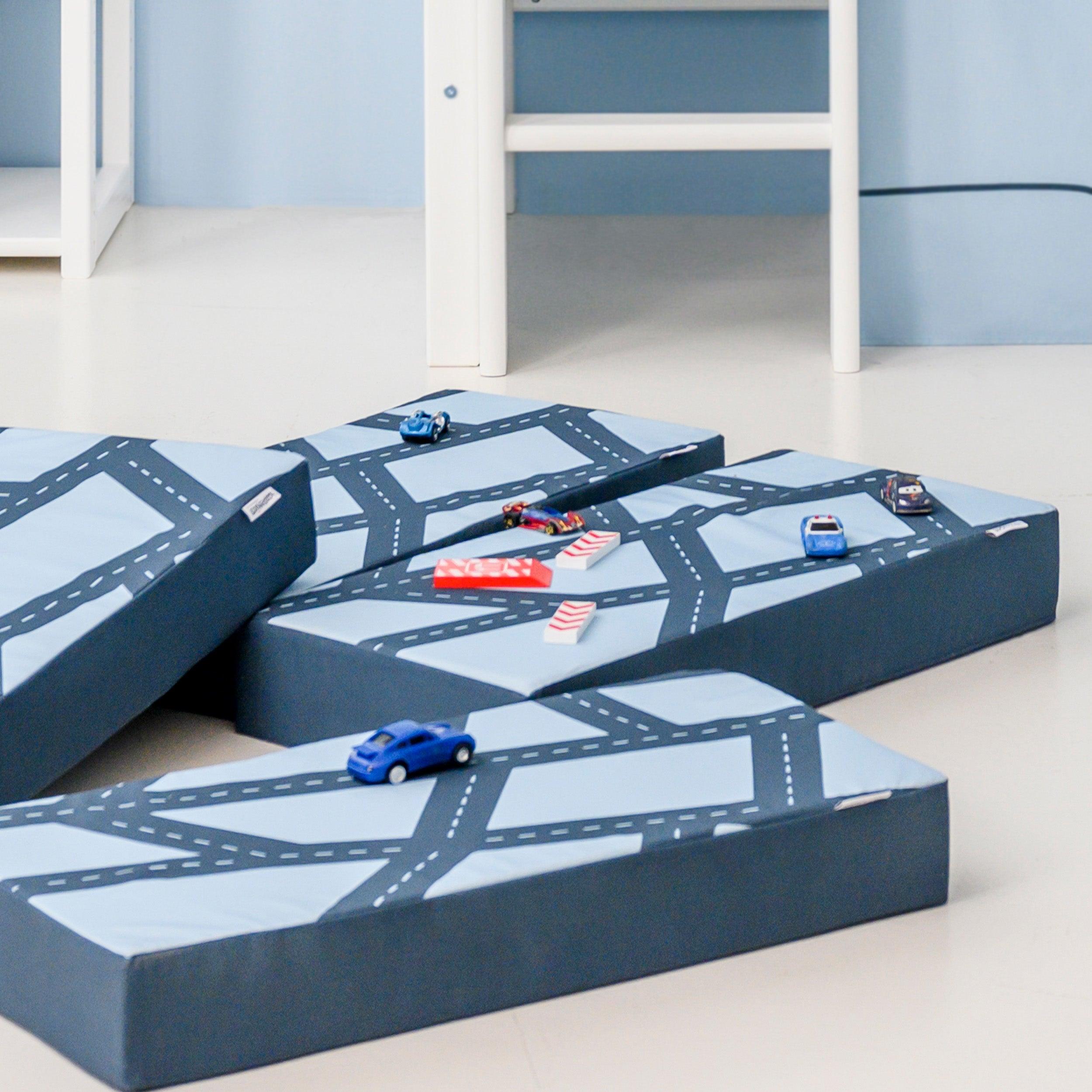 hoppekids-cars-spielkissen-30x65-cm image 2