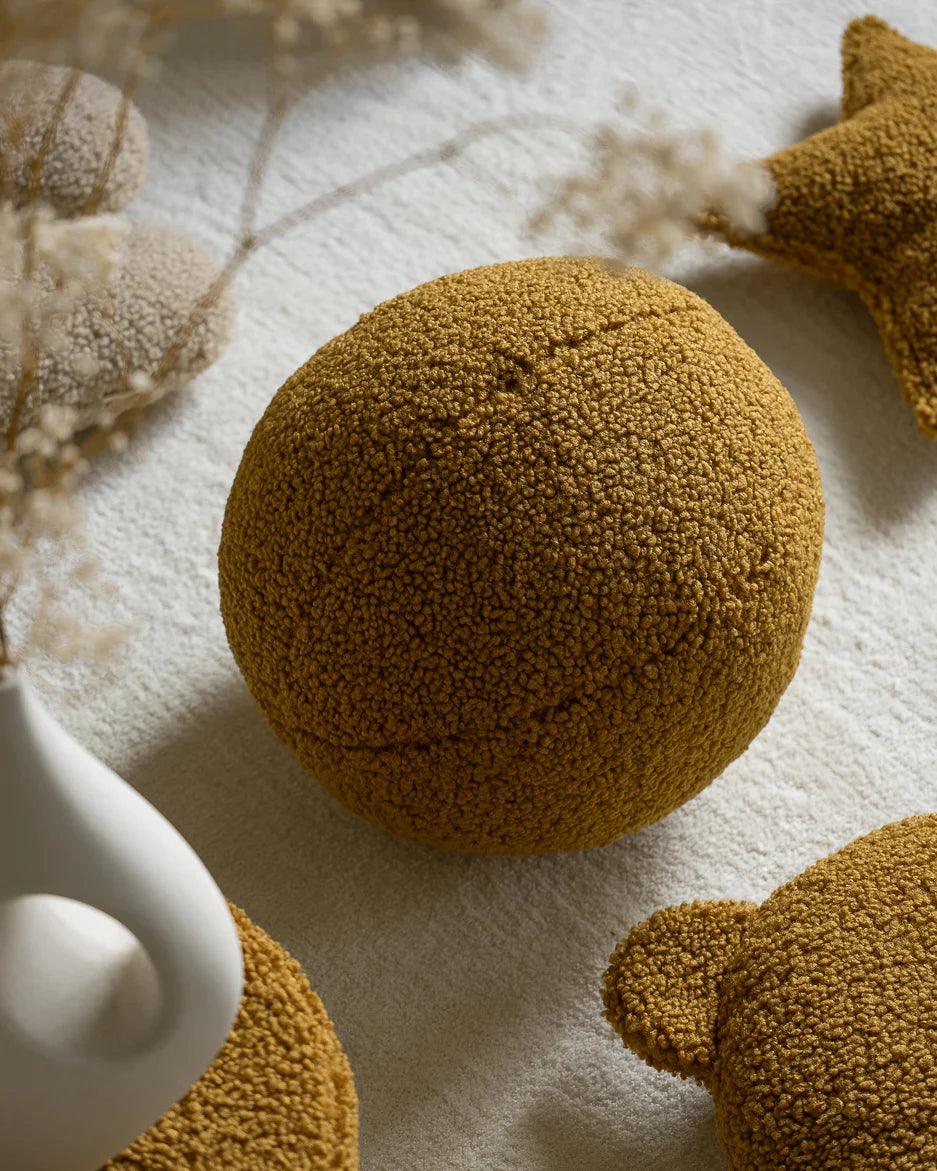 wigiwama-kugelkissen-ahorn-ballkissen-teddy-deko image 3