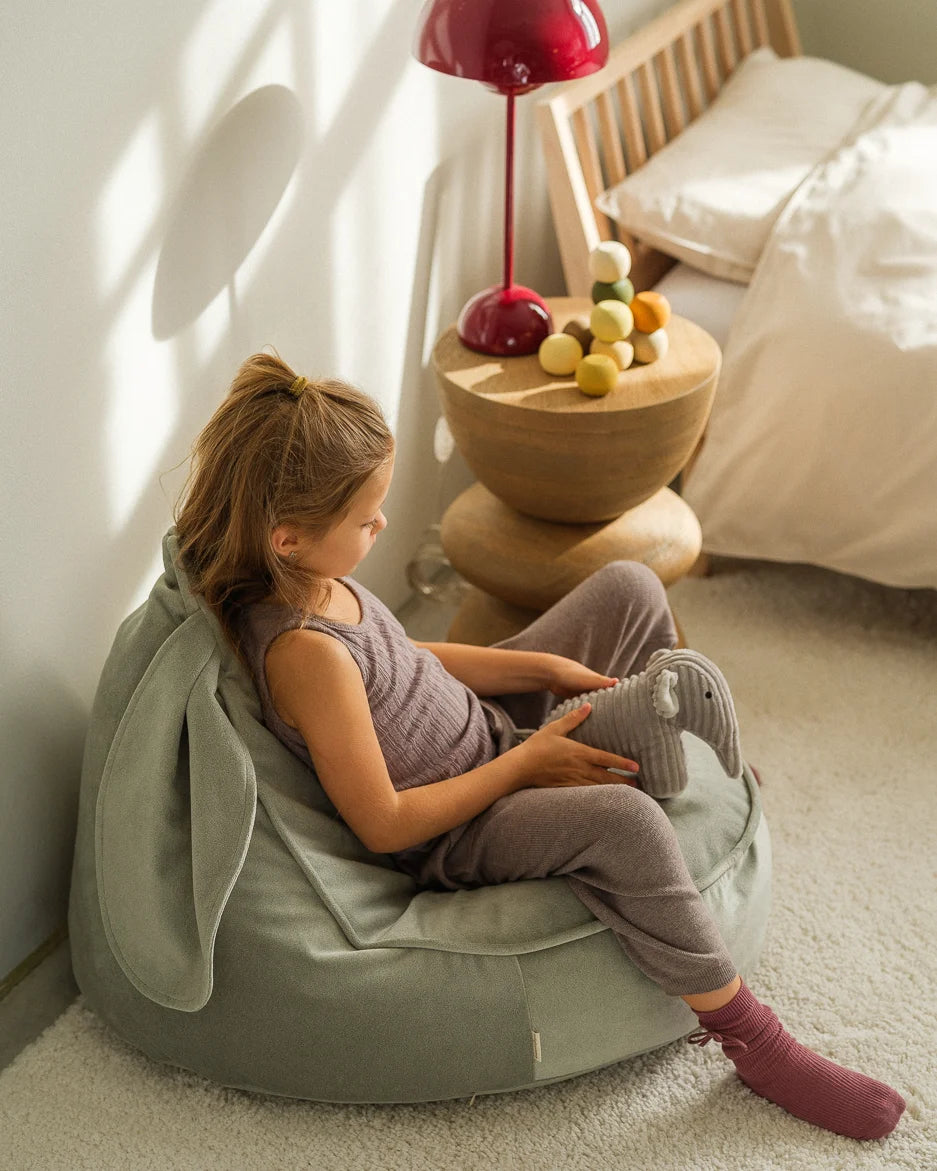 wigiwama-hasen-sitzsack-misty-green-velvet-bunny-beanbag-f-r-kinder image 4