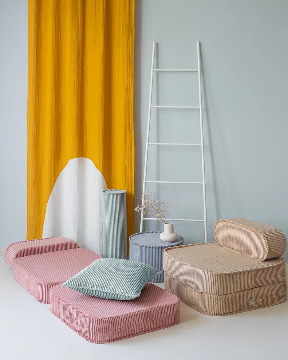 wigiwama-flip-chair-rosa-mousse-cord-klappstuhl image 5