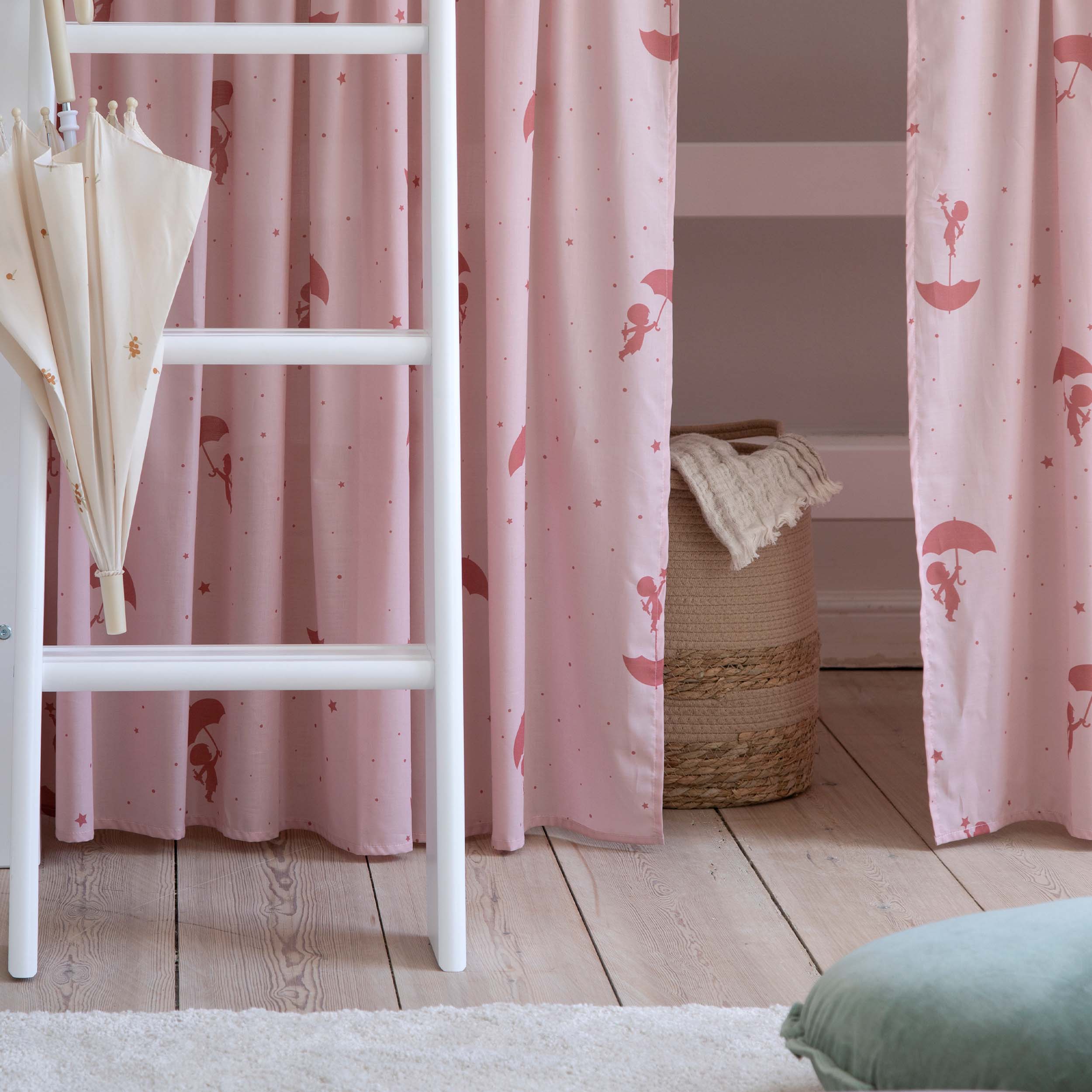 hoppekids-eco-luxury-mittelhohes-bett-mit-rotem-ole-lukoie-bettvorhang image 8